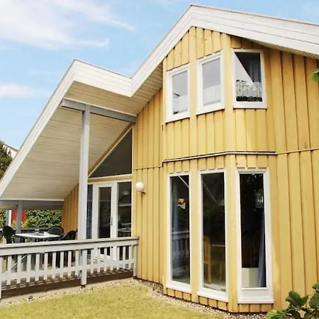 Holiday home Mirow In *